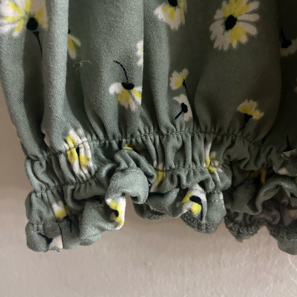 Green Daisy Tank 🌼 - Picture 4 of 5